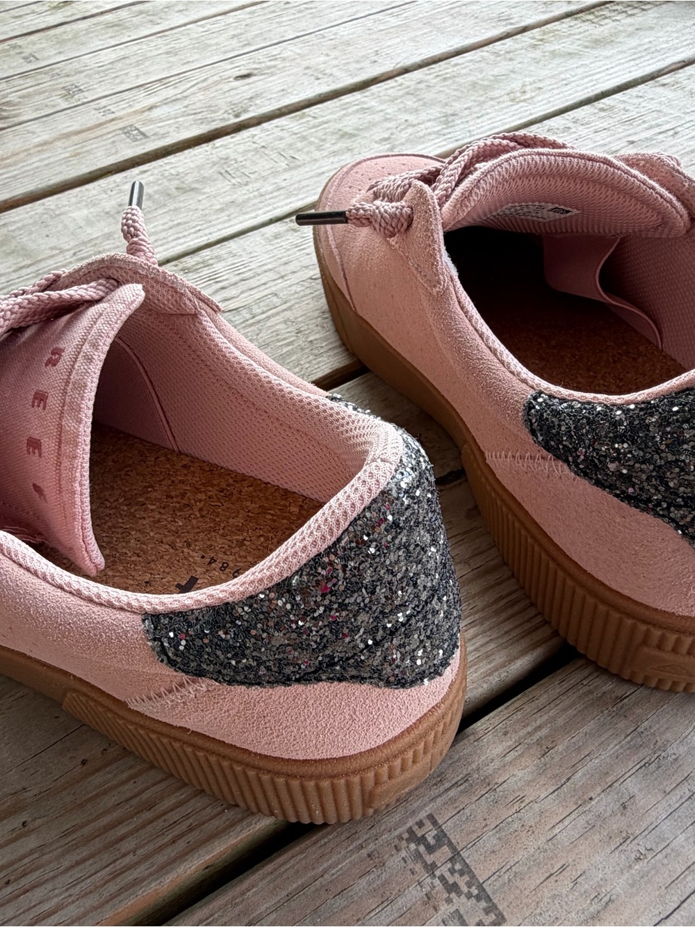 Reef Women’s Blush Pink Suede Lace-Up Sneakers - Picture 4 of 6